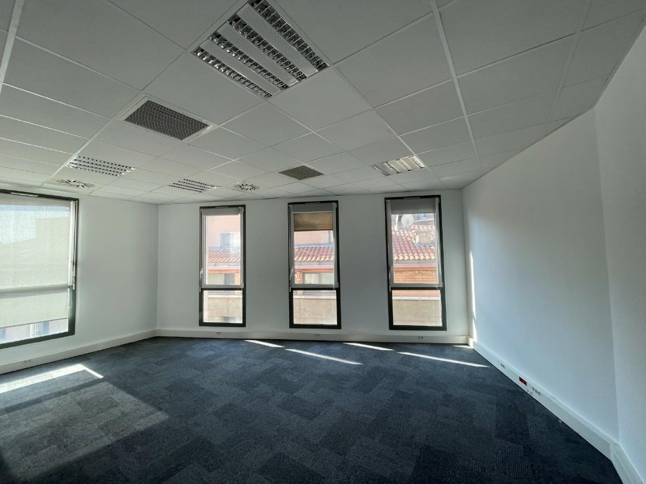 Bureau Marseille 2378m² Location bureau Marseille Bouches-du-Rhône OLBUR2119897 4